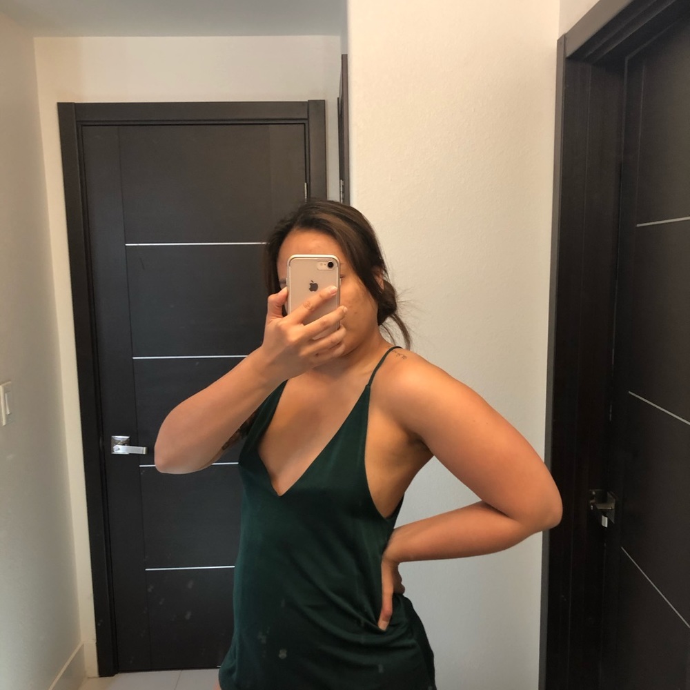 Low cut top